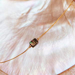 Bracelet en acier inoxydable avec une perle de nacre abalone
