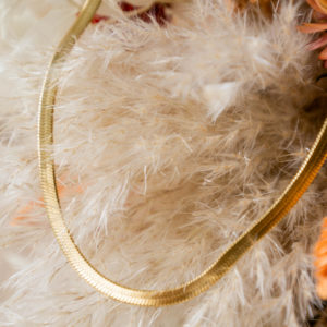 Collier doré élégant