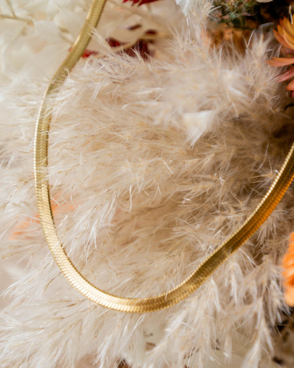 Collier doré élégant