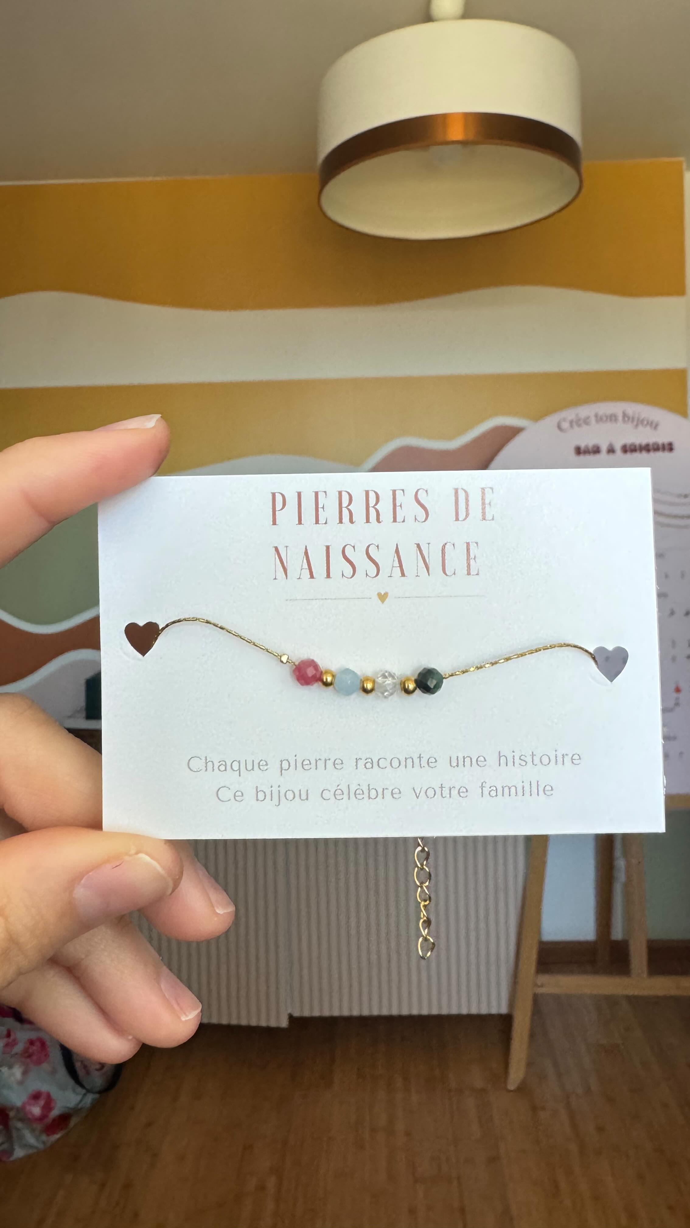 Petit processus de fabrication du bracelet de famille pierres de naissance