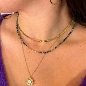 Colliers en acier inoxydable avec forme de serpentine plat doré, accumulation de pierres et forme de tournesol