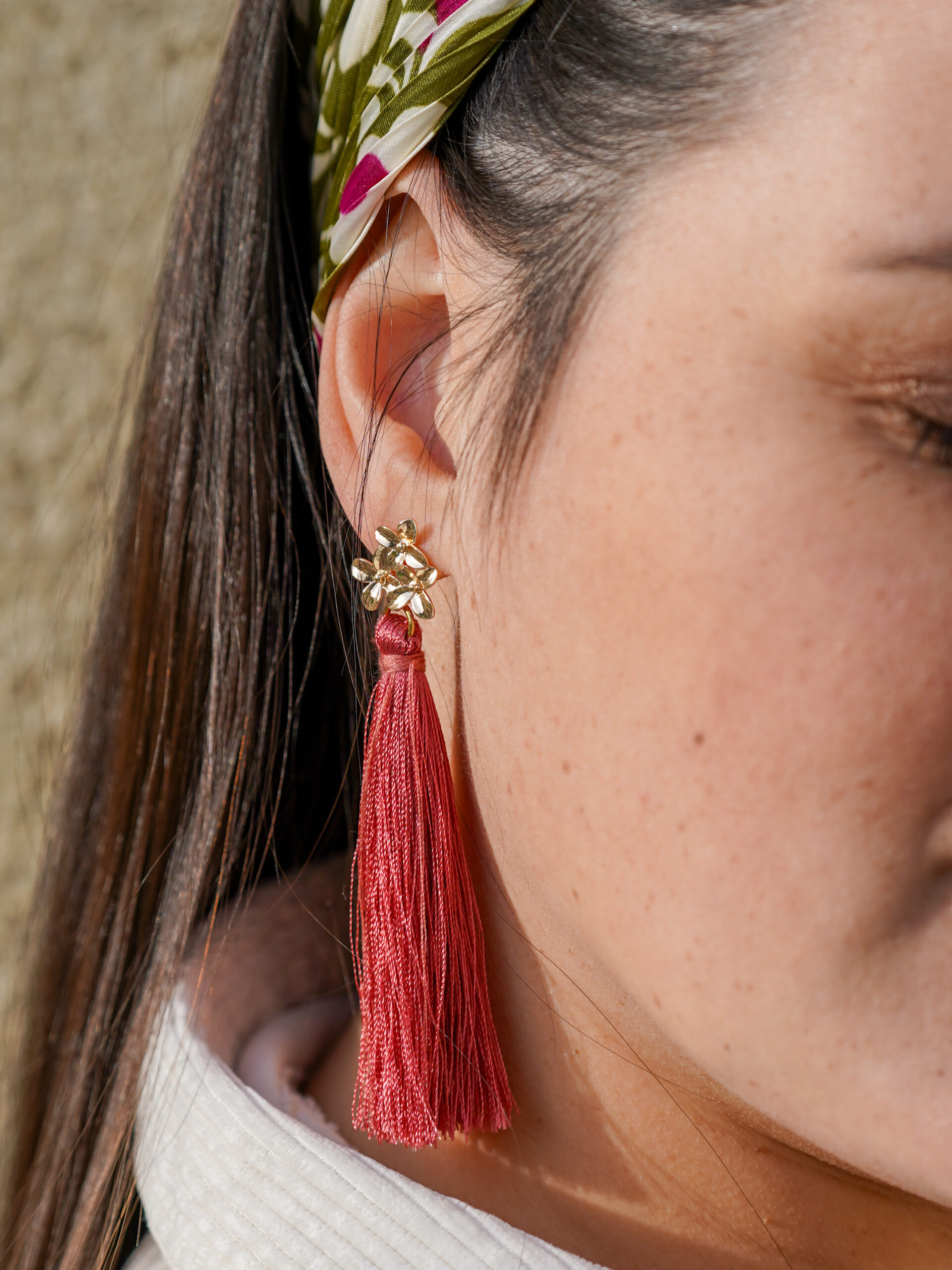 Boucles d’oreilles colorées, rouge en fil de coton avec attache en acier inoxydable