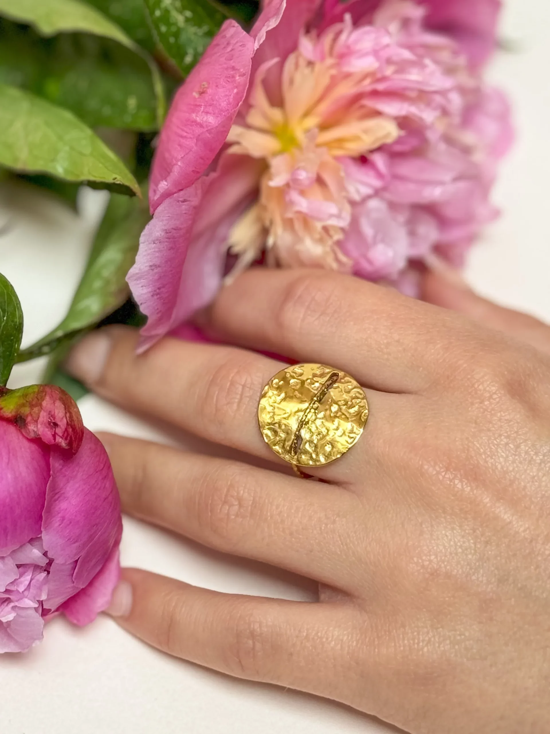 Bague plaque ronde martelée acier inoxydable