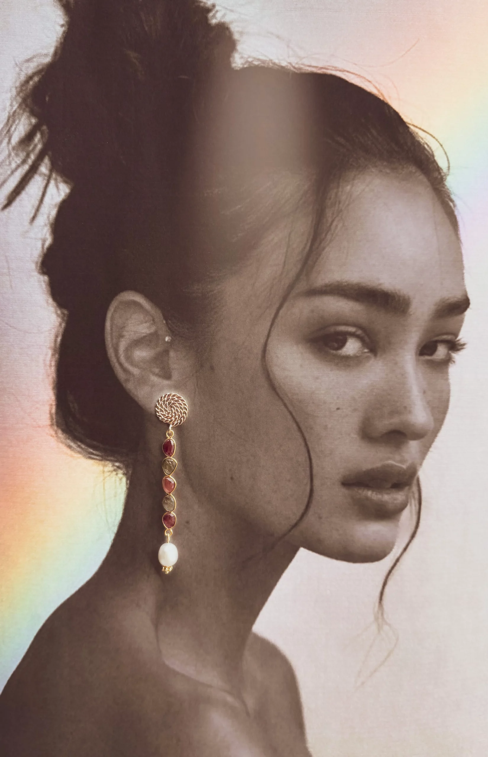 boucles d’oreilles tourmaline, boucles tourmaline melon, boucles perles de culture, boucles pendantes élégantes, bijoux en acier inoxydable, bijoux dorés femme, boucles originales, boucles précieuses artisanales, idée cadeau femme, bijoux fait main, boucles chic été 2025