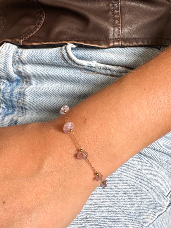 Bracelet doré fin, pierres tourmalines, quartz rose, améthyste, acier inoxydable, bijou minimaliste, bracelet tendance été.