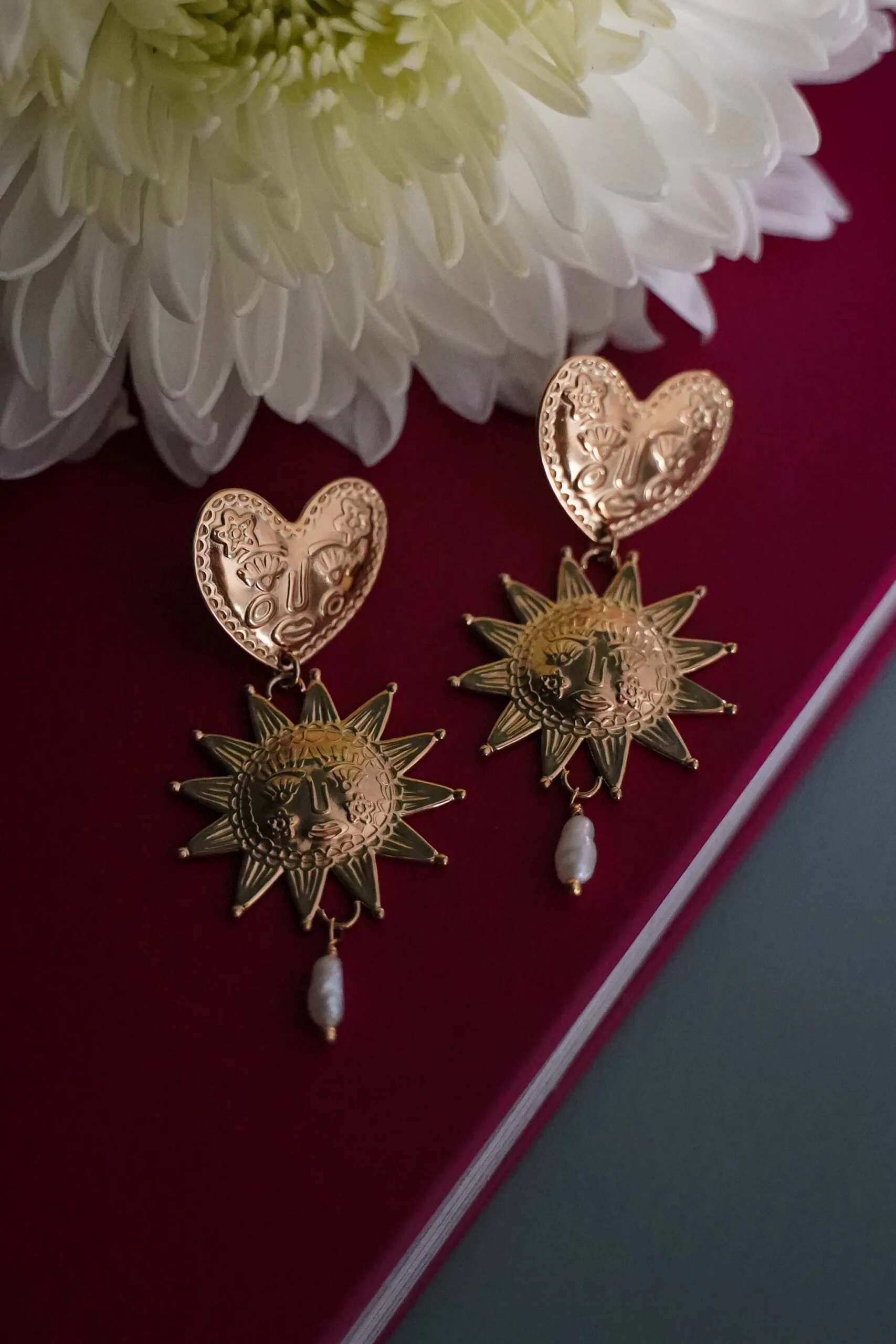 boucles d'oreilles soleil imposantes